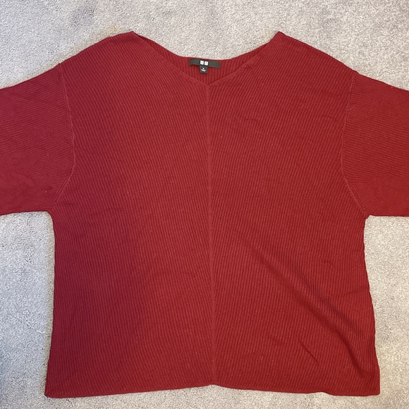 EUC Like New Uniqlo Shirt - Picture 3 of 5